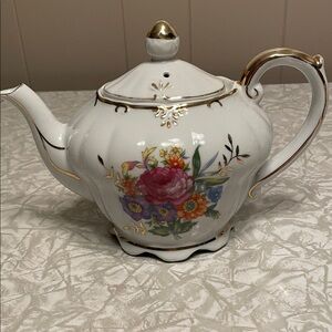Floral White and Gold Musical Vintage Teapot